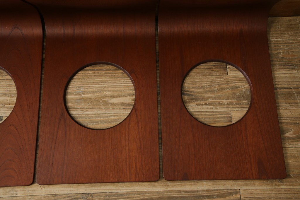 中古　美品　天童木工(Tendo)　欅材　継ぎ目のない一体感ある美しいラインが魅力の座椅子4脚セット　定価(4脚合計)約10万円　(R-086011)