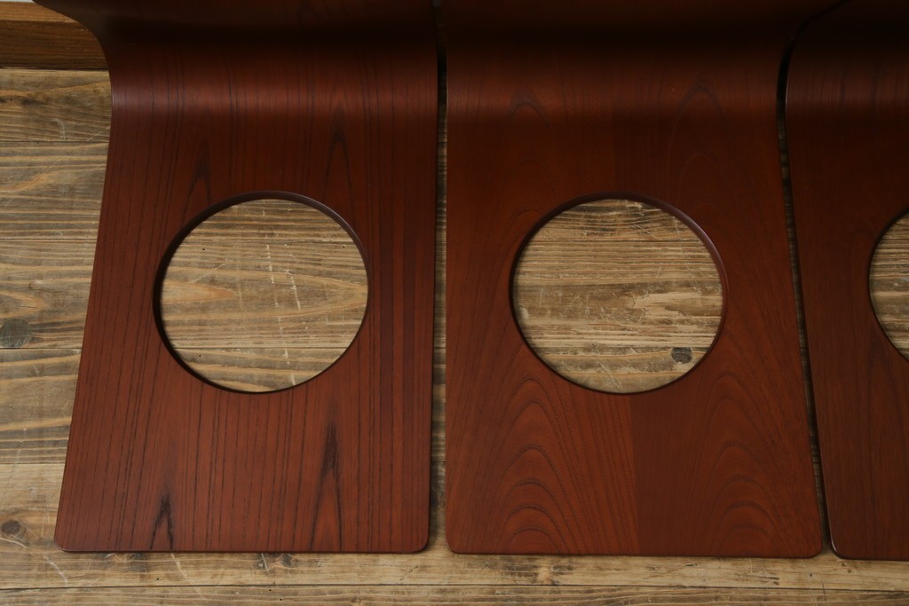 中古　美品　天童木工(Tendo)　欅材　継ぎ目のない一体感ある美しいラインが魅力の座椅子4脚セット　定価(4脚合計)約10万円　(R-086011)