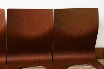 中古　美品　天童木工(Tendo)　欅材　継ぎ目のない一体感ある美しいラインが魅力の座椅子4脚セット　定価(4脚合計)約10万円　(R-086011)