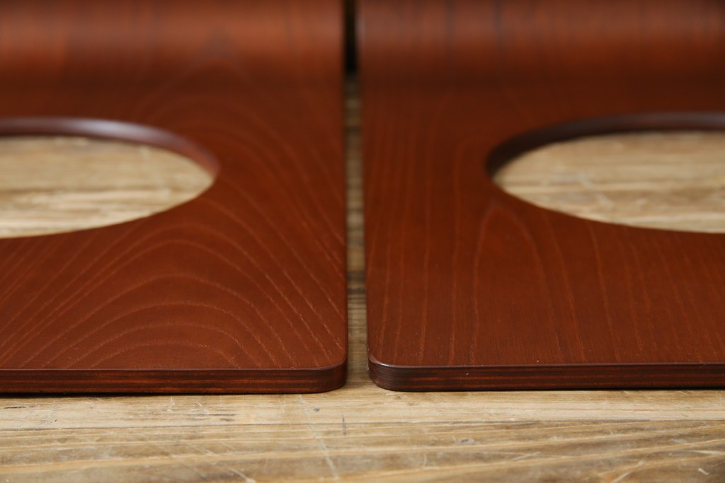 中古　美品　天童木工(Tendo)　欅材　継ぎ目のない一体感ある美しいラインが魅力の座椅子4脚セット　定価(4脚合計)約10万円　(R-086011)