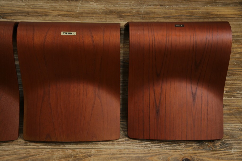 中古　美品　天童木工(Tendo)　欅材　継ぎ目のない一体感ある美しいラインが魅力の座椅子4脚セット　定価(4脚合計)約10万円　(R-086011)