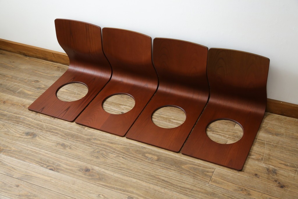 中古　美品　天童木工(Tendo)　欅材　継ぎ目のない一体感ある美しいラインが魅力の座椅子4脚セット　定価(4脚合計)約10万円　(R-086011)