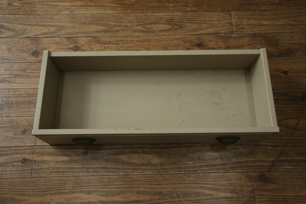 アメリカヴィンテージ　ペイント　クラシカルなモールディング装飾のオープンシェルフ　(R-086014)