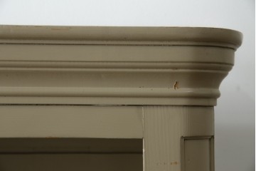 アメリカヴィンテージ　ペイント　クラシカルなモールディング装飾のオープンシェルフ　(R-086014)