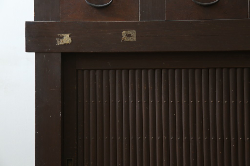 和製アンティーク　明治大正期　丸桟戸が上品な昇り引き出し付きの近江水屋箪笥　(R-086015)