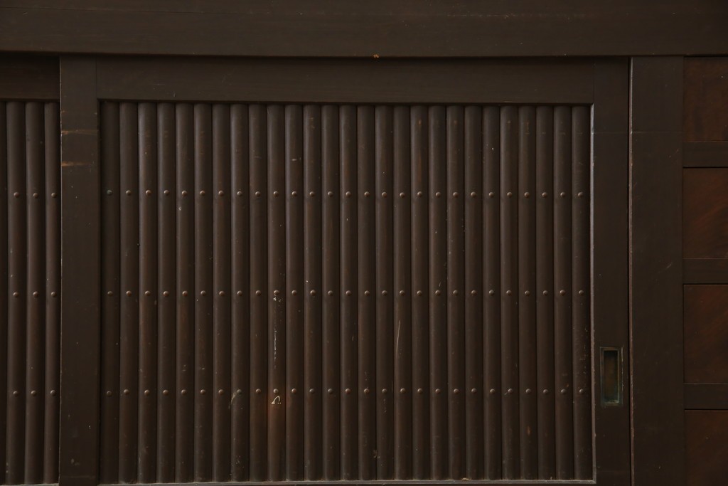 和製アンティーク　明治大正期　丸桟戸が上品な昇り引き出し付きの近江水屋箪笥　(R-086015)