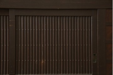 和製アンティーク　明治大正期　丸桟戸が上品な昇り引き出し付きの近江水屋箪笥　(R-086015)