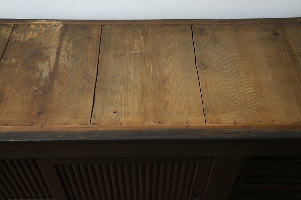 和製アンティーク　明治大正期　引き出し8杯付き　上品な丸桟戸の近江水屋箪笥サイドボード　(R-086016)