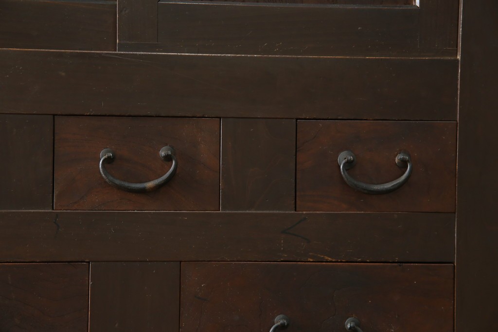 和製アンティーク　明治大正期　引き出し8杯付き　上品な丸桟戸の近江水屋箪笥サイドボード　(R-086016)