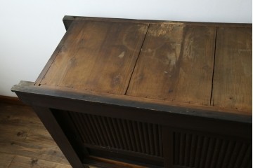 和製アンティーク　明治大正期　引き出し8杯付き　上品な丸桟戸の近江水屋箪笥サイドボード　(R-086016)