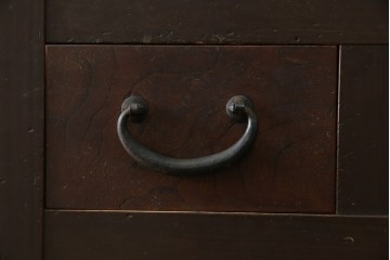 和製アンティーク　明治大正期　引き出し8杯付き　上品な丸桟戸の近江水屋箪笥サイドボード　(R-086016)