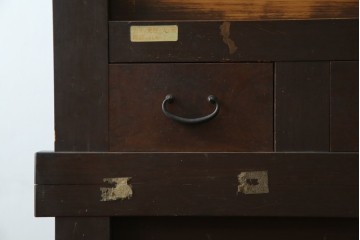 和製アンティーク　明治大正期　引き出し8杯付き　上品な丸桟戸の近江水屋箪笥サイドボード　(R-086016)