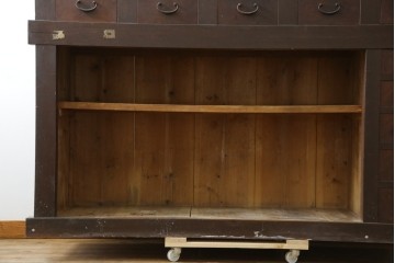 和製アンティーク　明治大正期　昇り引き出し5杯付き　上品な丸桟戸の近江水屋箪笥サイドボード　(R-086017)