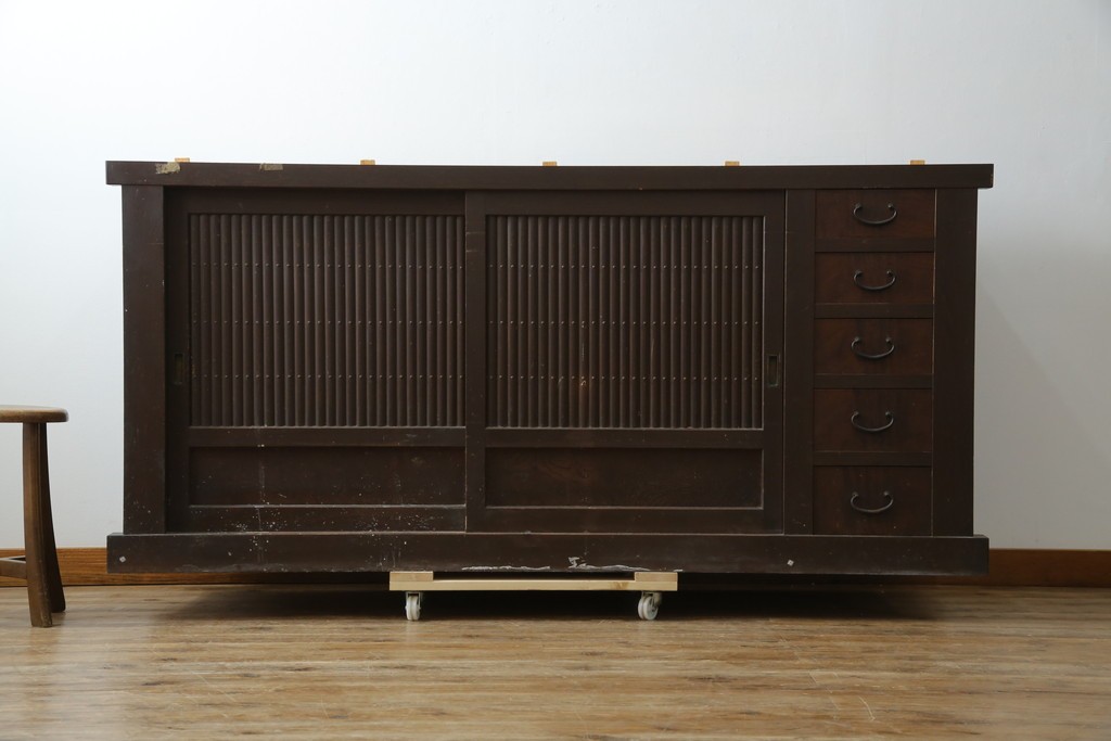 和製アンティーク　明治大正期　昇り引き出し5杯付き　上品な丸桟戸の近江水屋箪笥サイドボード　(R-086017)