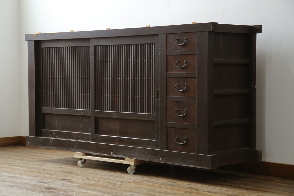 和製アンティーク　明治大正期　昇り引き出し5杯付き　上品な丸桟戸の近江水屋箪笥サイドボード　(R-086017)