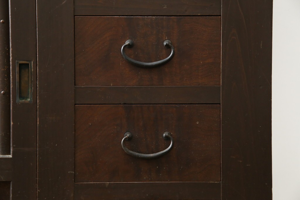 和製アンティーク　明治大正期　昇り引き出し5杯付き　上品な丸桟戸の近江水屋箪笥サイドボード　(R-086017)