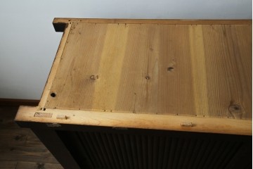 和製アンティーク　明治大正期　昇り引き出し5杯付き　上品な丸桟戸の近江水屋箪笥サイドボード　(R-086017)