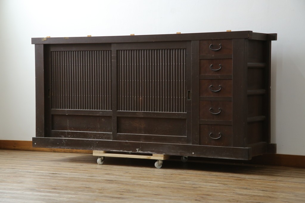 和製アンティーク　明治大正期　昇り引き出し5杯付き　上品な丸桟戸の近江水屋箪笥サイドボード　(R-086017)