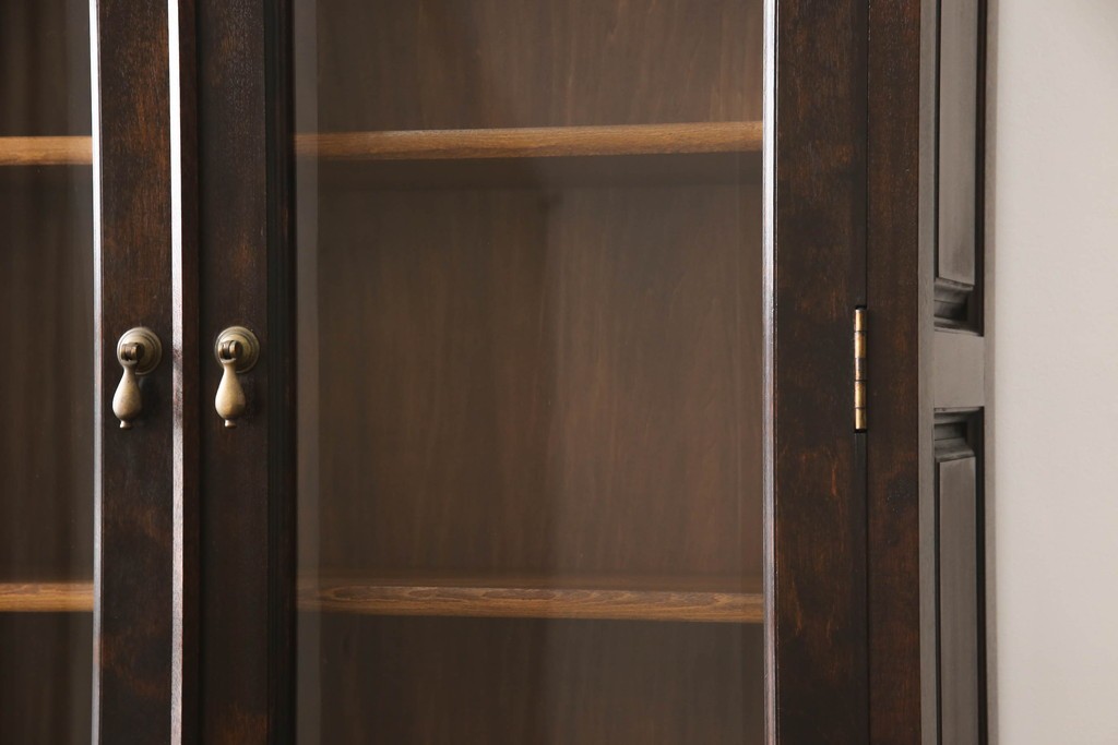 中古　松本民芸家具　特注品!　品のあるボールフットがアクセントの食器棚　(R-086018)