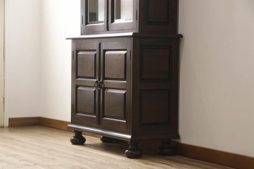 中古　松本民芸家具　特注品!　品のあるボールフットがアクセントの食器棚　(R-086018)