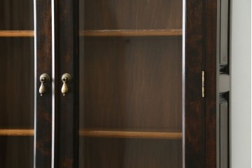 中古　松本民芸家具　特注品!　品のあるボールフットがアクセントの食器棚　(R-086018)