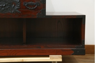 中古　美品　欅産業　仙台民芸箪笥(仙台箪笥)　牡丹文の重厚な金具が目を引く三尺階段箪笥　定価約50万円　(R-086020)