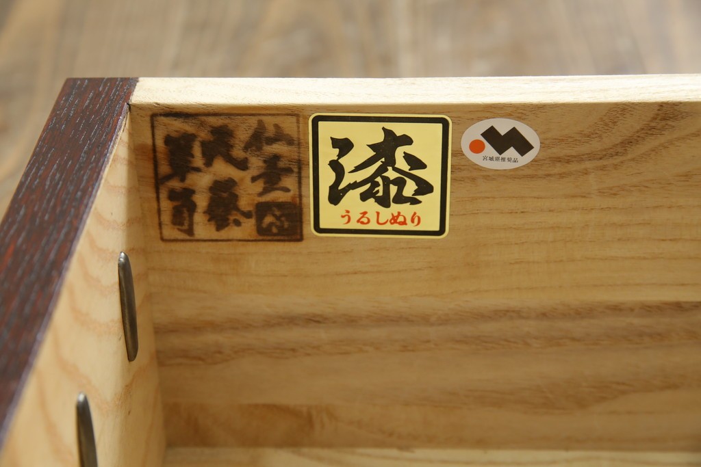 中古　美品　欅産業　仙台民芸箪笥(仙台箪笥)　牡丹文の重厚な金具が目を引く三尺階段箪笥　定価約50万円　(R-086020)