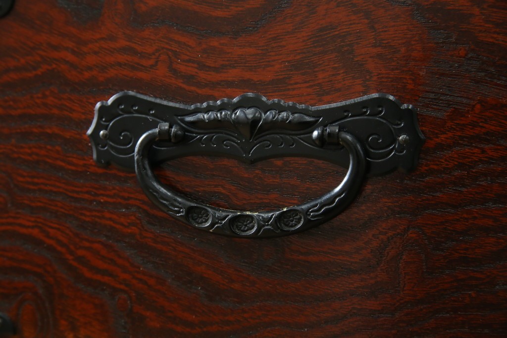 中古　美品　欅産業　仙台民芸箪笥(仙台箪笥)　牡丹文の重厚な金具が目を引く三尺階段箪笥　定価約50万円　(R-086020)