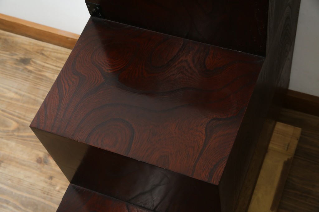 中古　美品　欅産業　仙台民芸箪笥(仙台箪笥)　牡丹文の重厚な金具が目を引く三尺階段箪笥　定価約50万円　(R-086020)