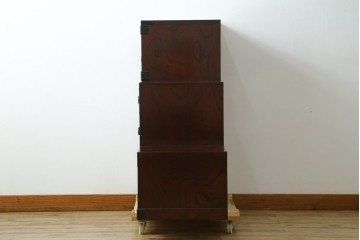 中古　美品　欅産業　仙台民芸箪笥(仙台箪笥)　牡丹文の重厚な金具が目を引く三尺階段箪笥　定価約50万円　(R-086020)