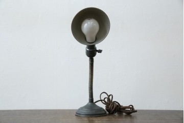 和製ヴィンテージ　インダストリアルな無骨さが魅力のレトロなデスクスタンド　(R-086021)