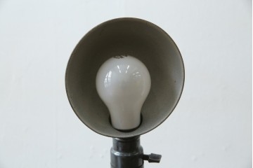 和製ヴィンテージ　インダストリアルな無骨さが魅力のレトロなデスクスタンド　(R-086021)