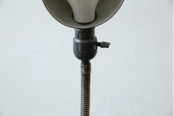 和製ヴィンテージ　インダストリアルな無骨さが魅力のレトロなデスクスタンド　(R-086021)