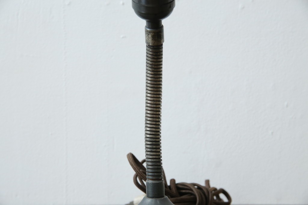 和製ヴィンテージ　インダストリアルな無骨さが魅力のレトロなデスクスタンド　(R-086021)