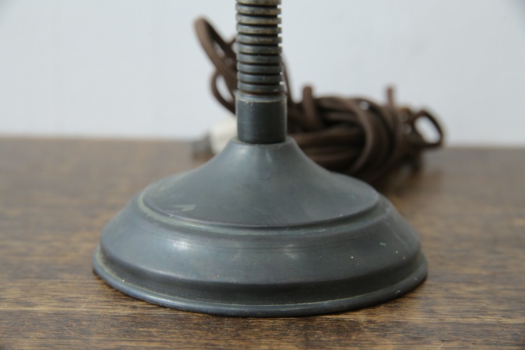 和製ヴィンテージ　インダストリアルな無骨さが魅力のレトロなデスクスタンド　(R-086021)