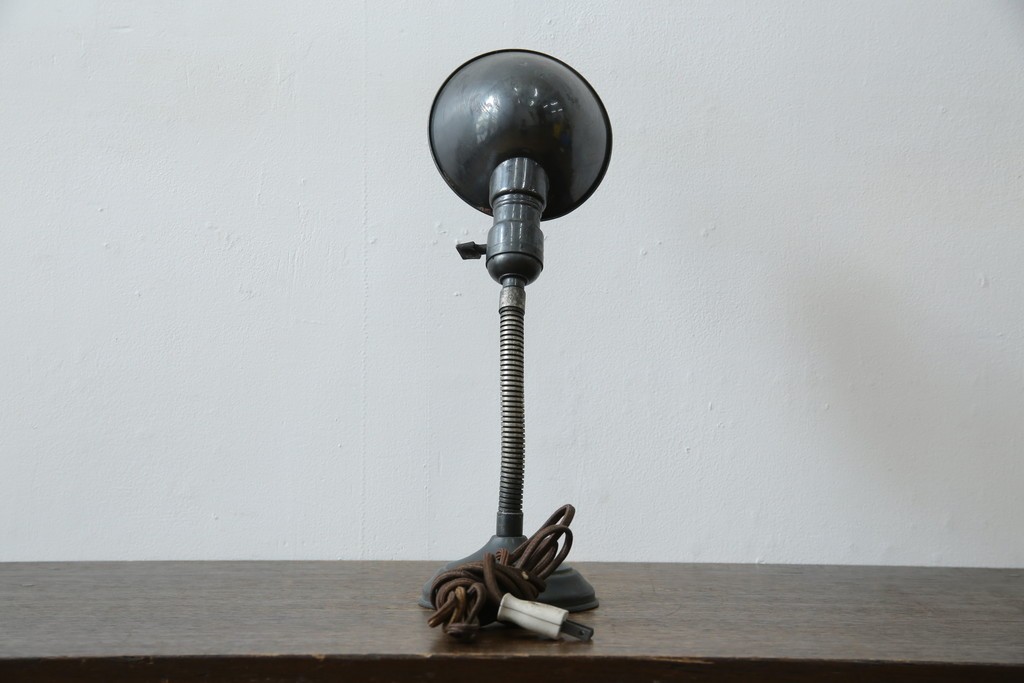 和製ヴィンテージ　インダストリアルな無骨さが魅力のレトロなデスクスタンド　(R-086021)