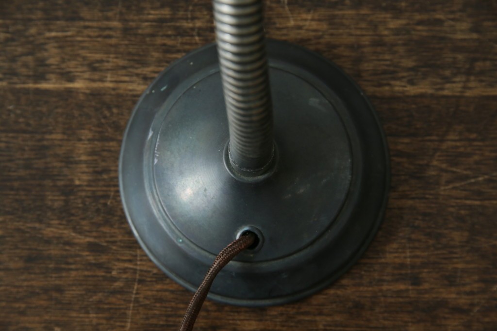 和製ヴィンテージ　インダストリアルな無骨さが魅力のレトロなデスクスタンド　(R-086021)