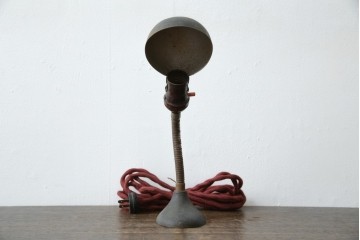 和製アンティーク　インダストリアル　年月を経た風合いが絵になる無骨なデスクスタンド　(R-086023)