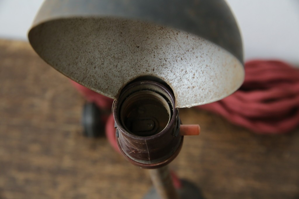 和製アンティーク　インダストリアル　年月を経た風合いが絵になる無骨なデスクスタンド　(R-086023)