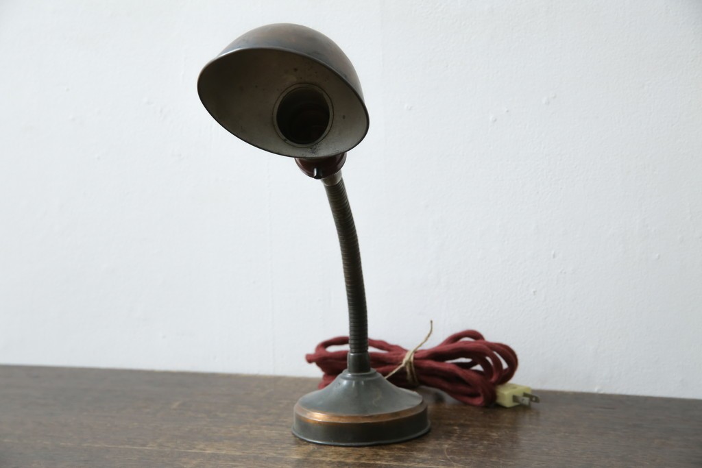 和製アンティーク　インダストリアル×レトロな蛇腹アームのデスクスタンド　(R-086024)