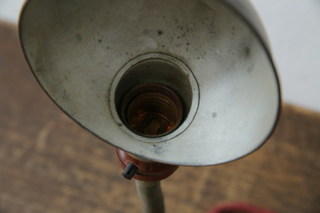 和製アンティーク　インダストリアル×レトロな蛇腹アームのデスクスタンド　(R-086024)