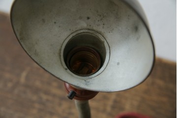 和製アンティーク　インダストリアル×レトロな蛇腹アームのデスクスタンド　(R-086024)