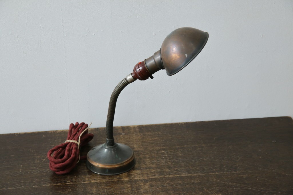 和製アンティーク　インダストリアル×レトロな蛇腹アームのデスクスタンド　(R-086024)