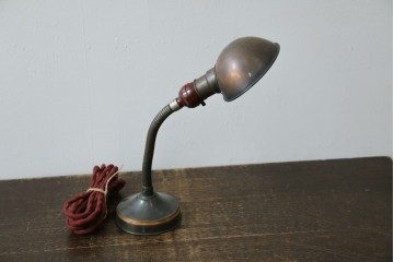 和製アンティーク　インダストリアル×レトロな蛇腹アームのデスクスタンド　(R-086024)