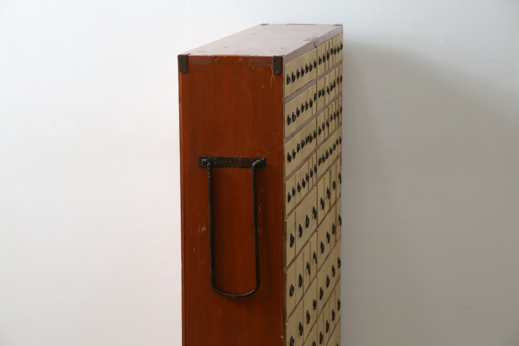 和製ヴィンテージ　アンティーク調　引き出し100杯の薬箪笥　(R-086025)