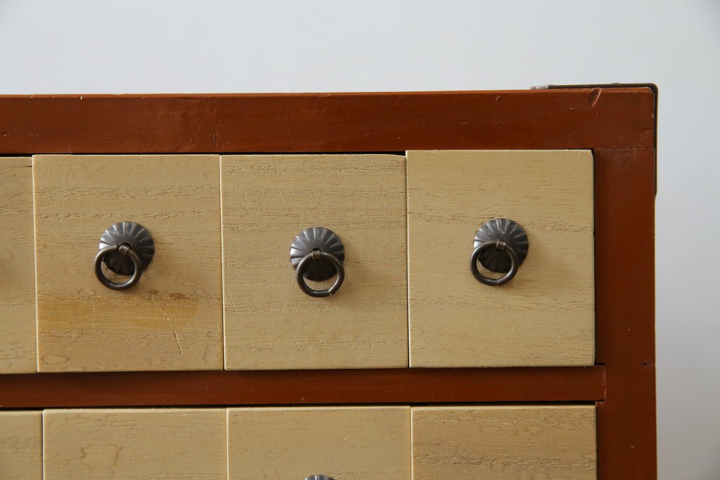 和製ヴィンテージ　アンティーク調　引き出し100杯の薬箪笥　(R-086025)