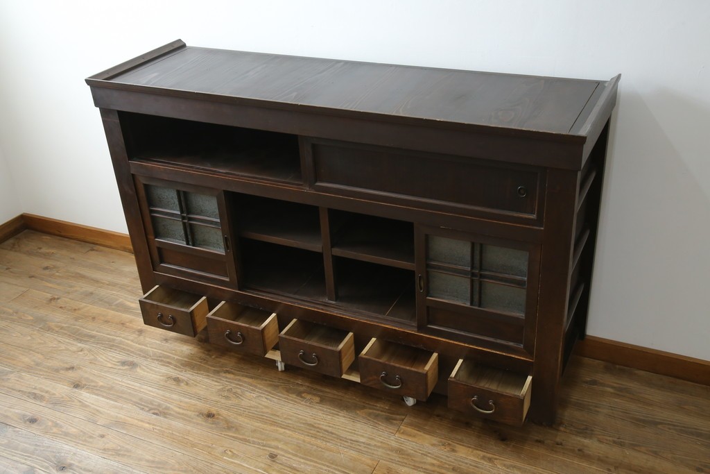 和製アンティーク　変わり型!　前面(檜材)　引き出し(欅材)　すっきりとした框の五尺水屋箪笥　(R-086026)