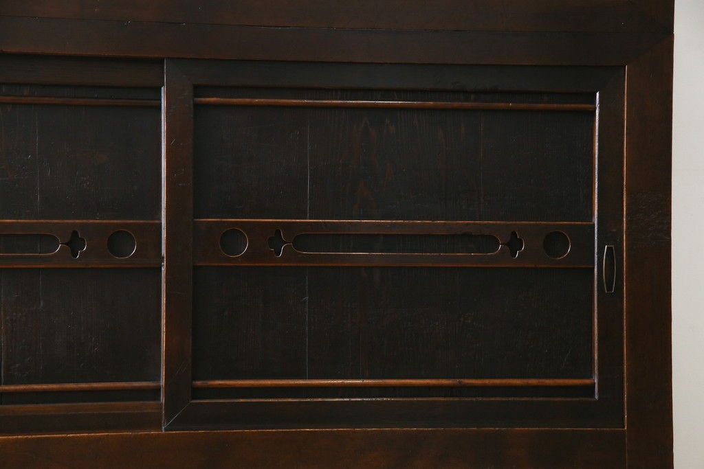 和製アンティーク　変わり型!　前面(檜材)　引き出し(欅材)　すっきりとした框の五尺水屋箪笥　(R-086026)