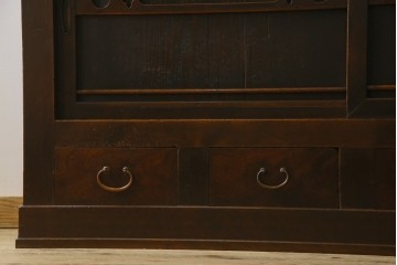 和製アンティーク　変わり型!　前面(檜材)　引き出し(欅材)　すっきりとした框の五尺水屋箪笥　(R-086026)