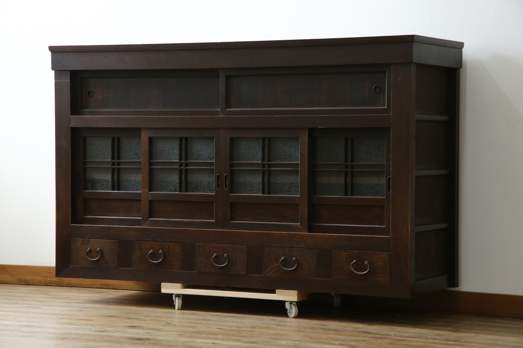 和製アンティーク　変わり型!　前面(檜材)　引き出し(欅材)　すっきりとした框の五尺水屋箪笥サイドボード　(R-086027)